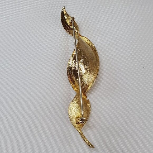 Vintage Coro Brushed Gold-Tone Leaf Brooch & Clip-On Earrings Jewelry Set - Picture 5 of 14